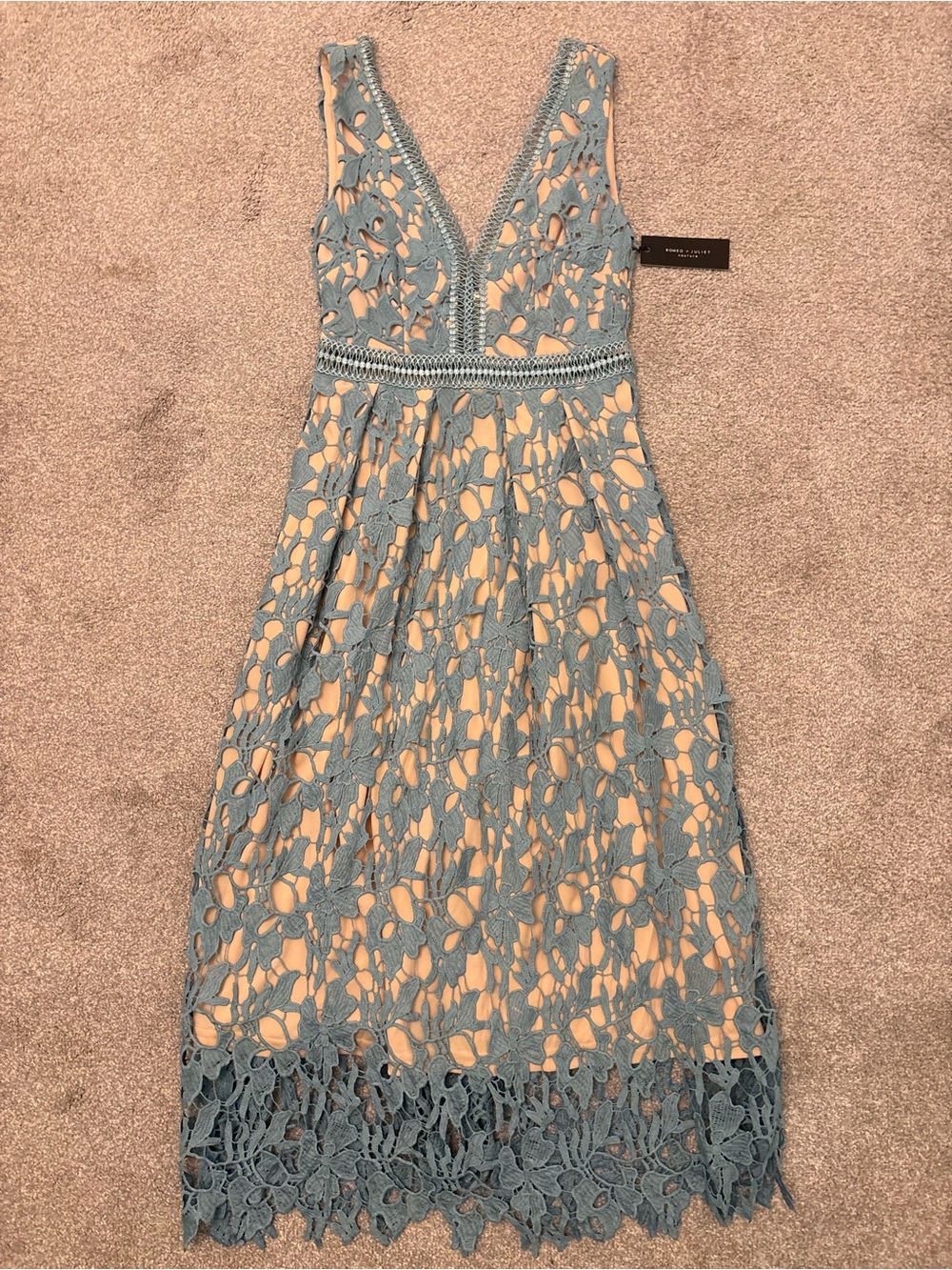 Beautiful Romeo & Juliet Couture Blue Lace V-Neck Midi Dress with Nude Lining
